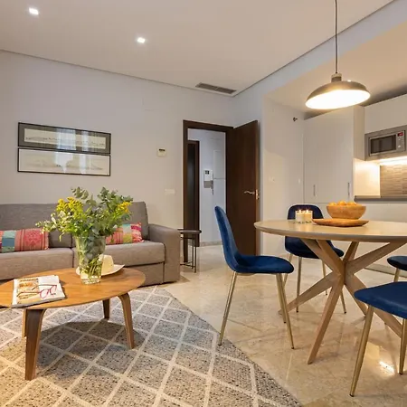 아파트 Alkazar Gardens Old Town 6 Pax 세비야