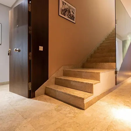 Alkazar Gardens Old Town 6 Pax *